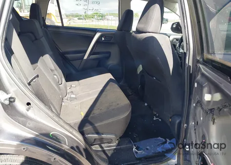 2017 Toyota Rav4 Xle z USA, uszkodzony, nr VIN JTMWFREV0HJ120453